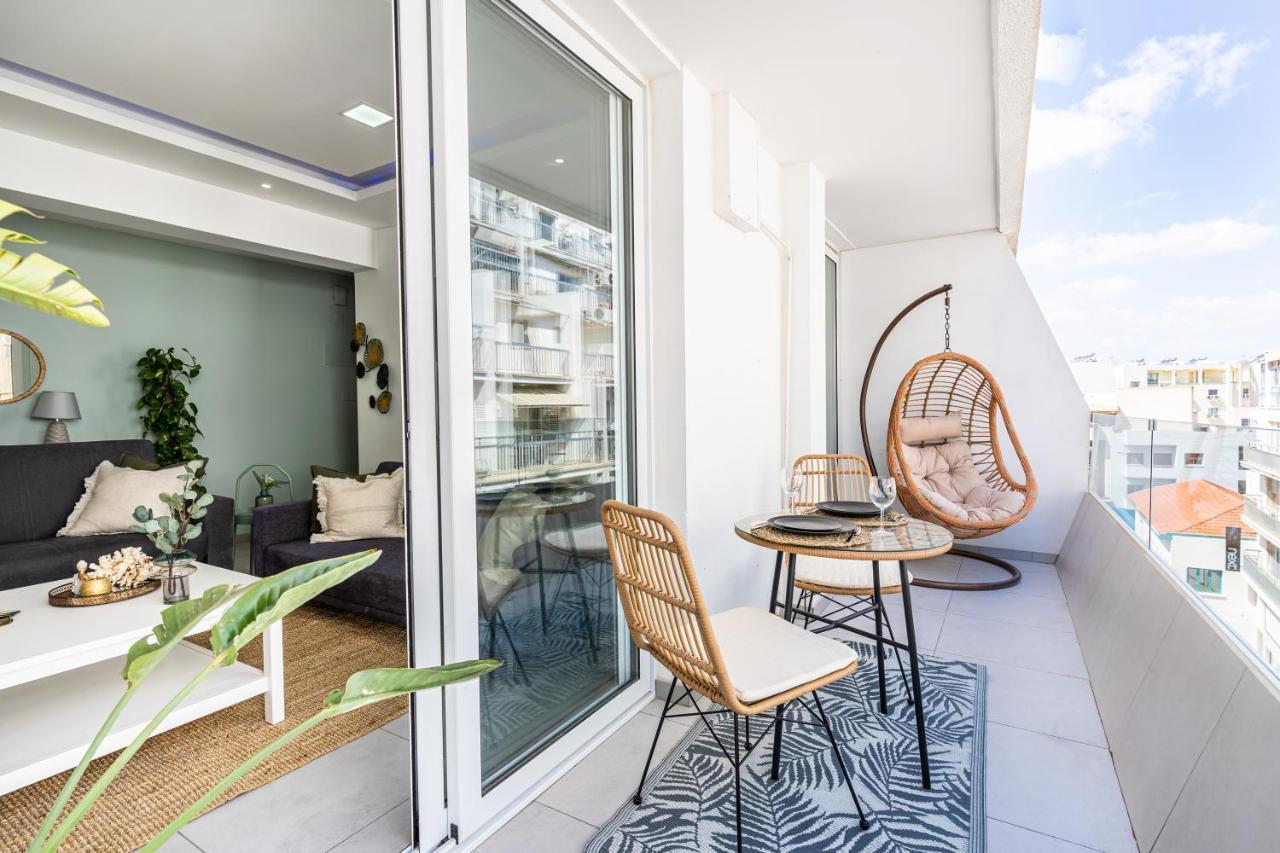 Beach Daze 1-Br Apt By Finikoudes Beach Larnaca Dış mekan fotoğraf