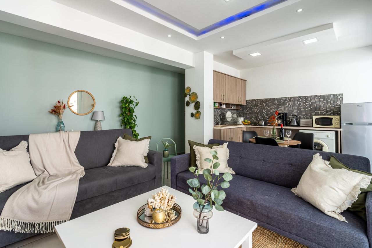Beach Daze 1-Br Apt By Finikoudes Beach Larnaca Dış mekan fotoğraf